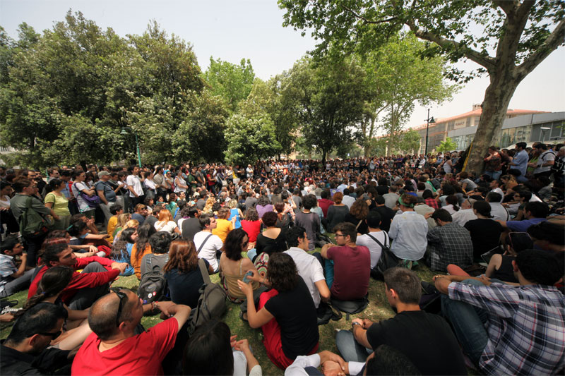 Fotoğraf: Çakır; Taksim, Gezi Parkı; 1. Gün; 30 Mayıs 2013