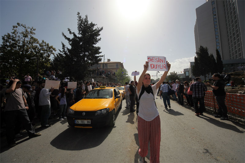 Fotoğraf: Çakır; Taksim, Gezi Parkı; 1. Gün; 31 Mayıs 2013