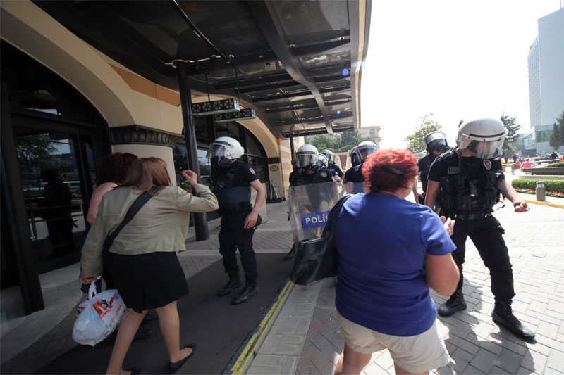 Fotoğraf: Yalçın Çakır - Taksim, Gezi Park. 31 Mayıs 2013 - 3