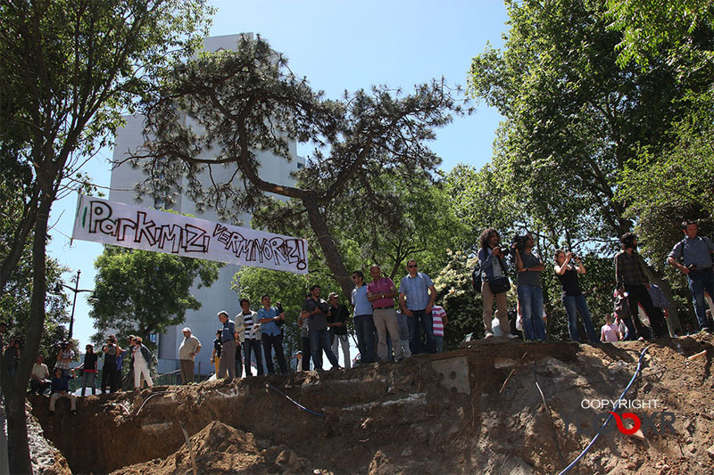 Fotoğraf: Çakır; Taksim, Gezi Parkı; 1. Gün; 28 Mayıs 2013; 1