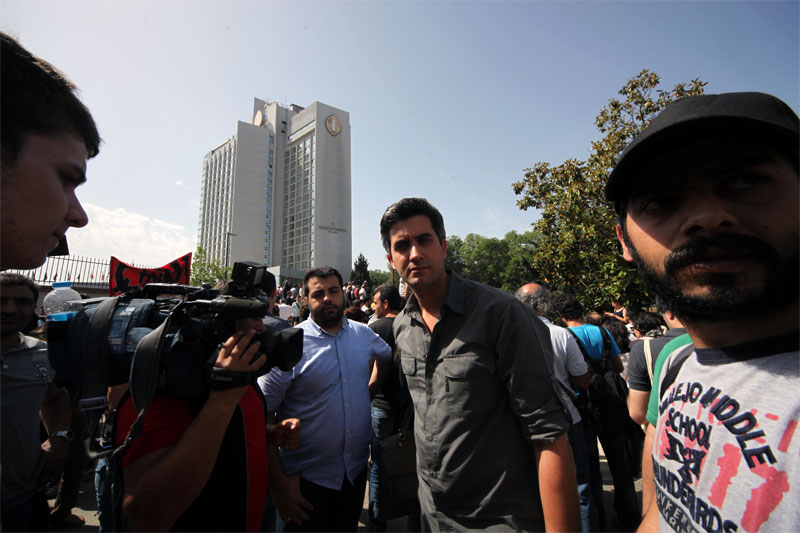 Fotoğraf: Yalçın Çakır - Taksim, Gezi Park. 31 Mayıs 2013 - Mehmet Ali Alabora - 5