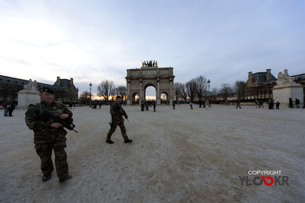 France; Paris; Place du Carrousel; France Police