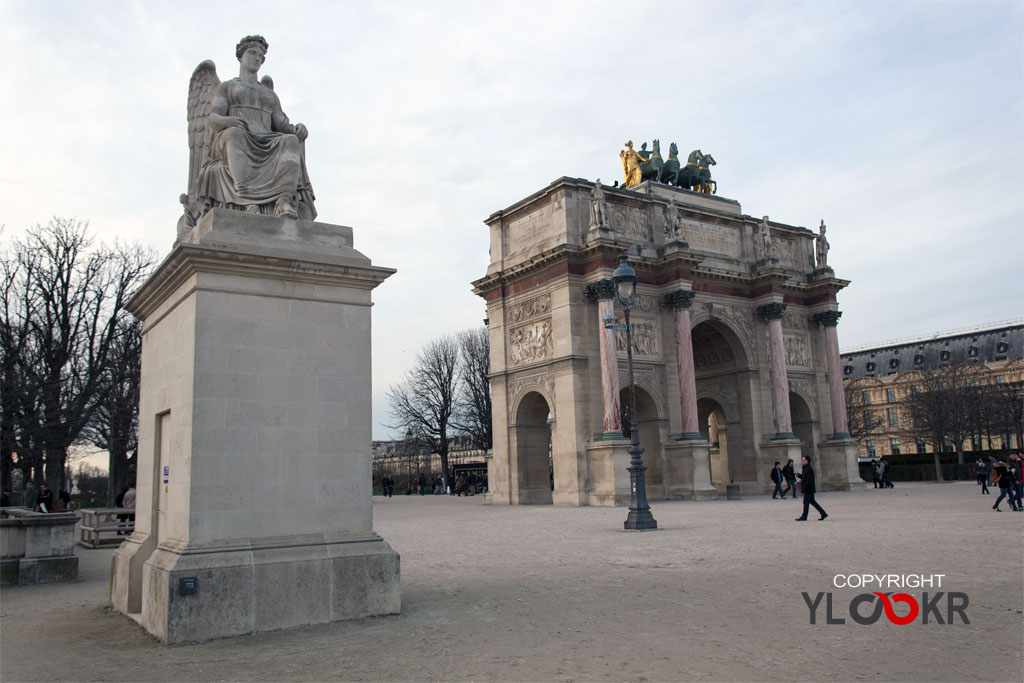 France; Paris; Place du Carrousel 1