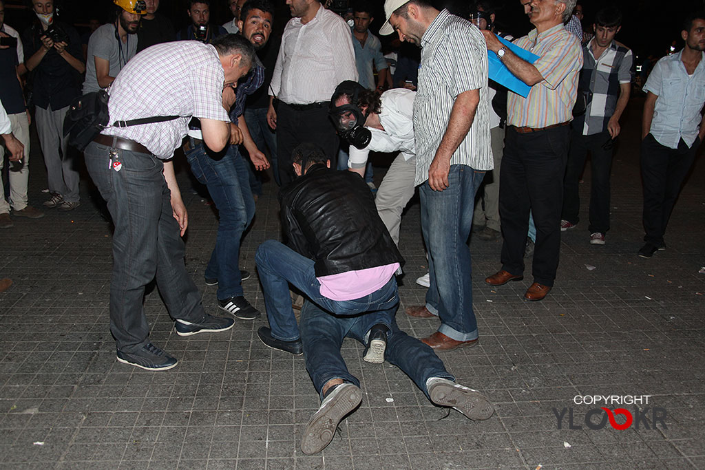 Medeni Yıldırım Anma Eylemi; HDP; BDP; Gözaltı; Polis Müdahalesi 2