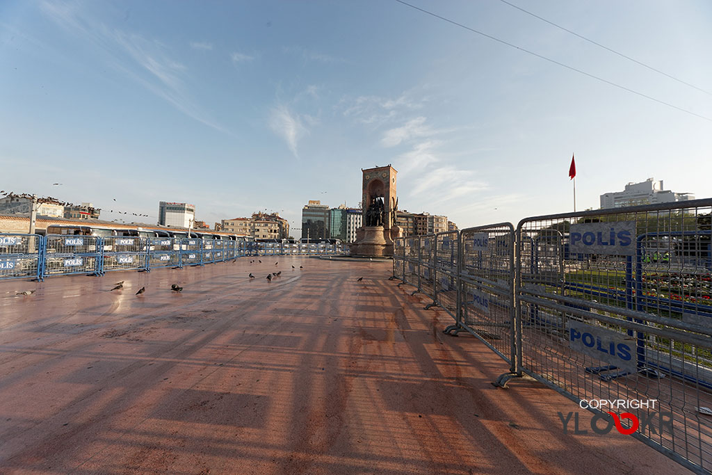 1 Mayıs 2013; Taksim Meydanı; Polis Barikatı