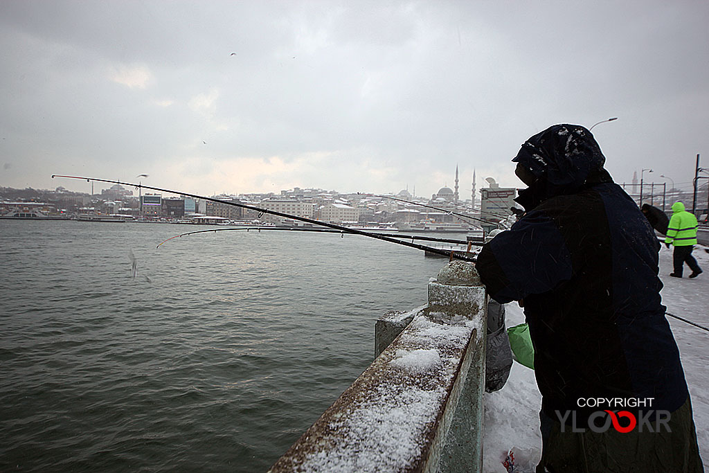 Galata Köprüsü, Balıkçı, Kar, Kış