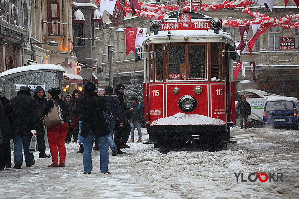İstanbul Kış; Tramvay; kar; Tünel; İstiklal caddesi 1