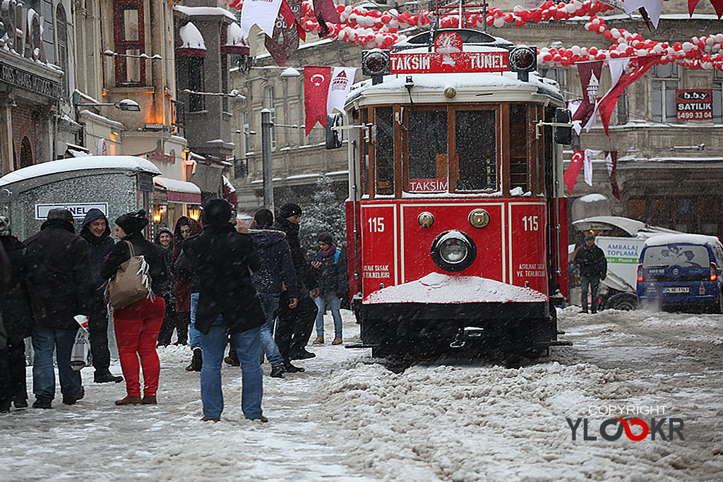 İstanbul Kış; Tramvay; kar; Tünel; İstiklal caddesi 1