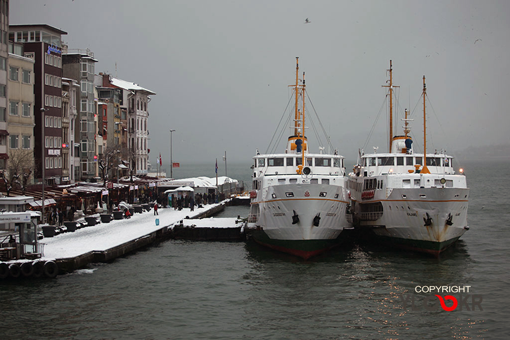 Karaköy Vapur İskelesi, Kar, Kış, Şehit hatlları Vapuru