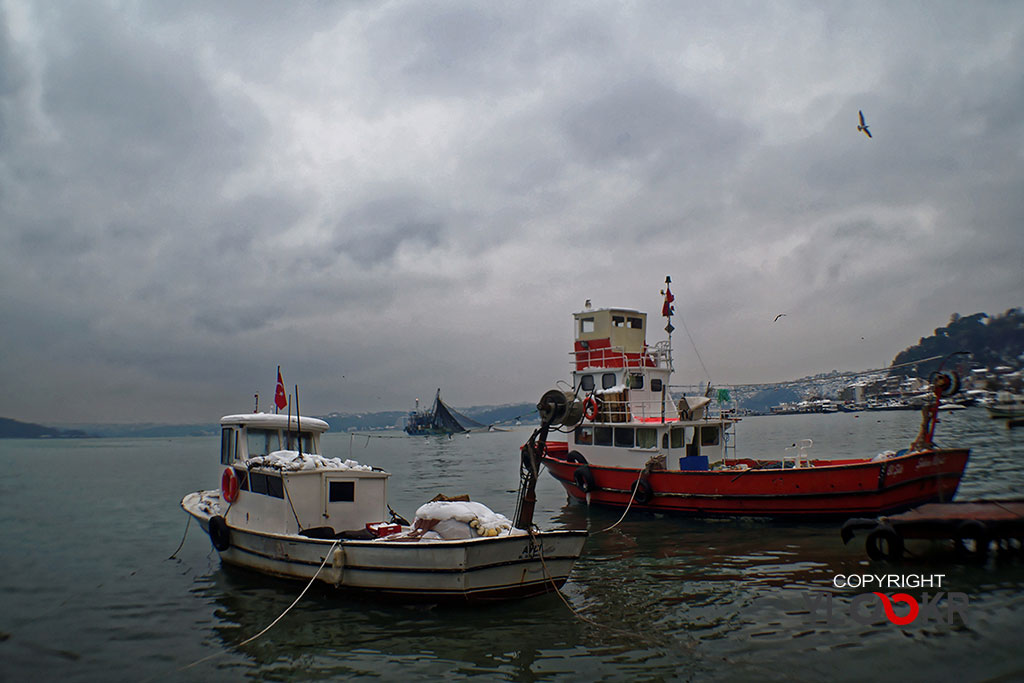 İstanbul kar manzarası; İstanbul kar yağışı; Balıkçı Teknesi