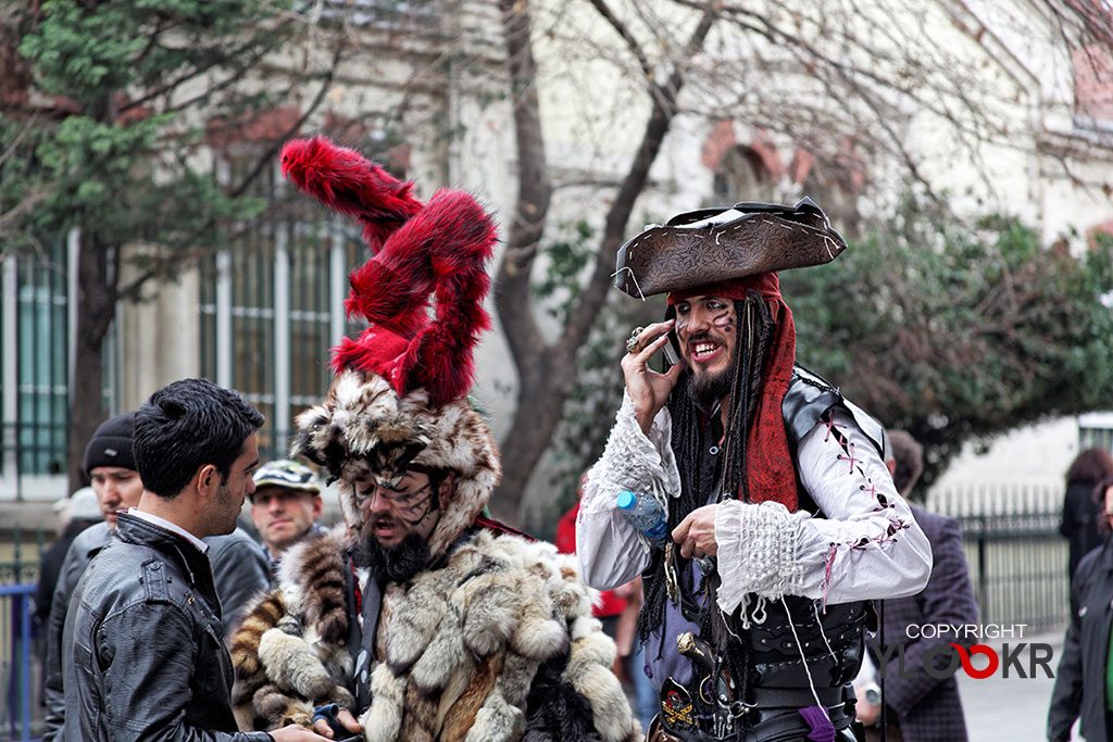 street photography, sokak fotoğrafçılığı, Korsan; Tiyatrocu; Taksim